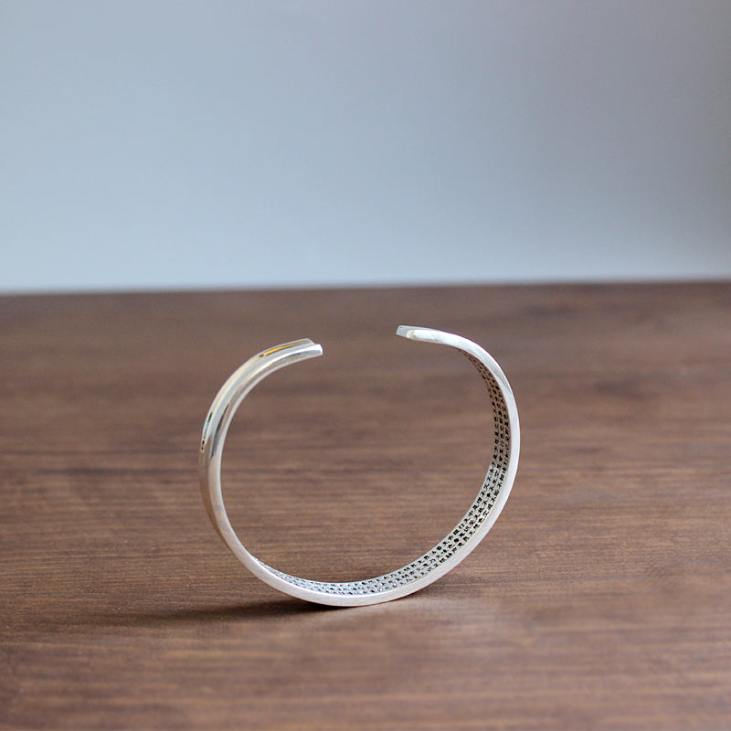 PRAJNA PARAMITA (PLATEADA ENVEJECIDA) - Pulsera tibetana artesanal con el mantra: "Om Mani Padme Hum"