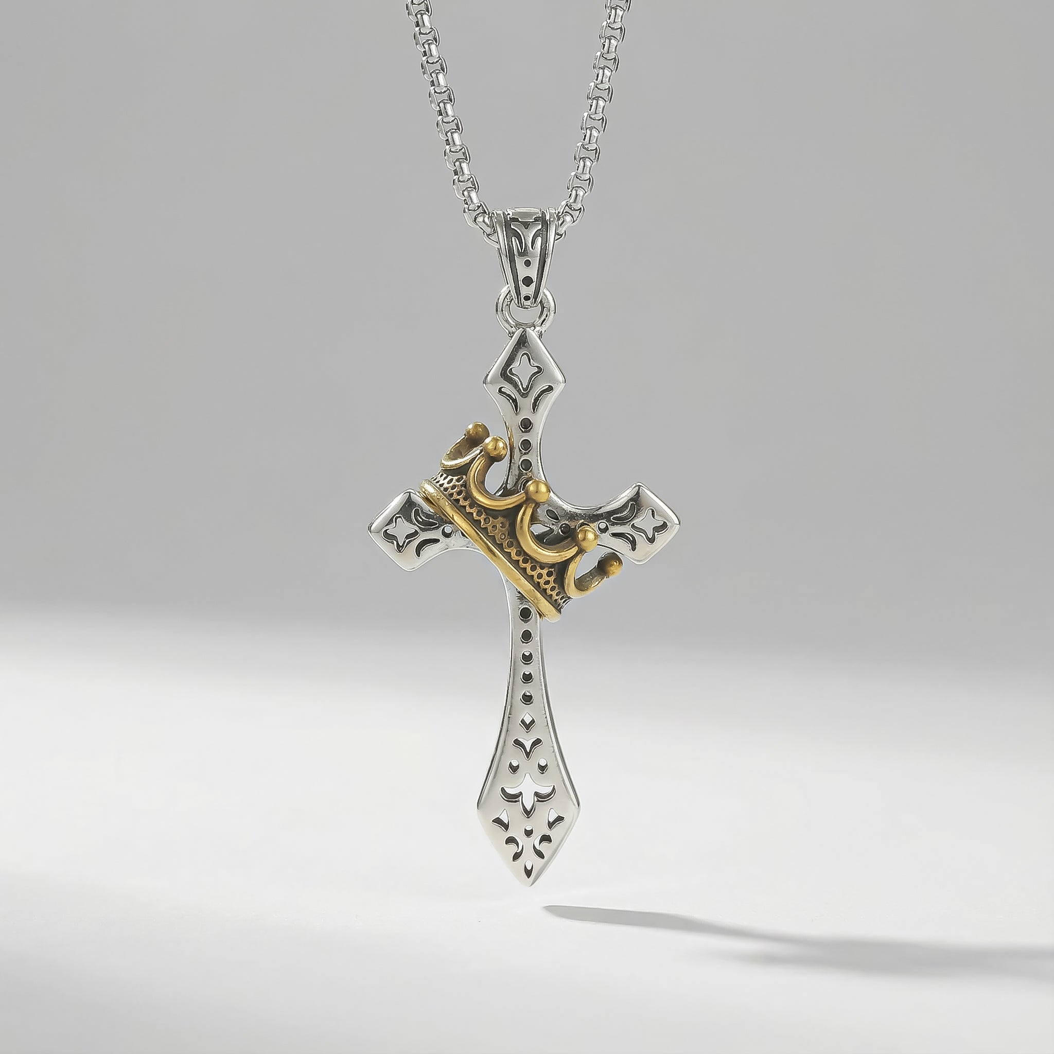 Colgante Cruz con corona imperial | Elegancia Espiritual, Un Emblema de Fe (2x1)