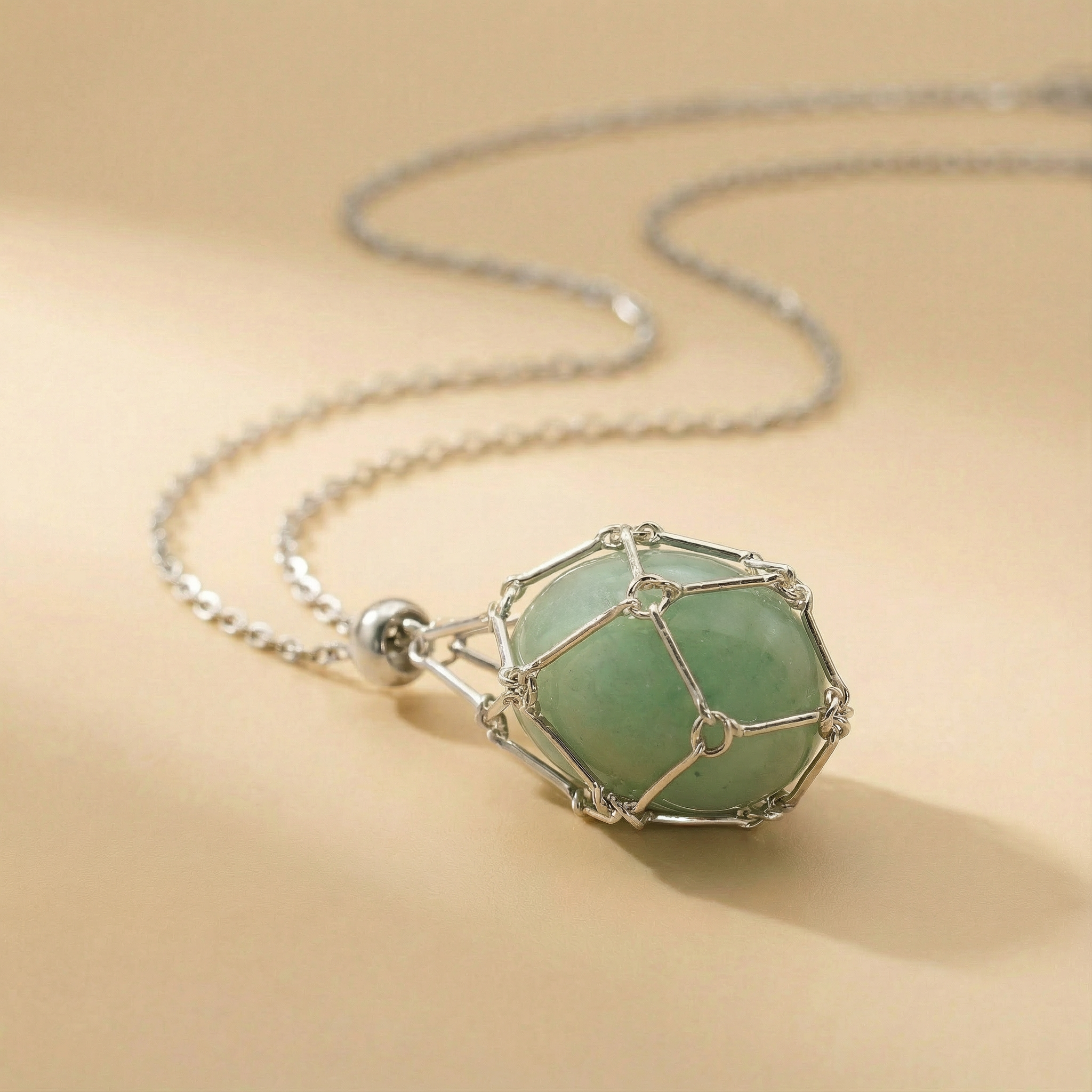 Colgante piedra natural en Jaula | Diseño Geométrico Minimalista de Acero Inoxidable