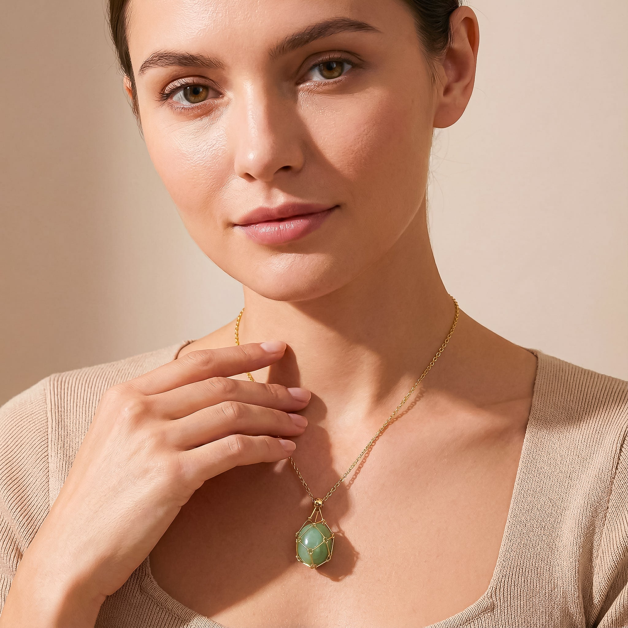 Colgante piedra natural en Jaula | Diseño Geométrico Minimalista de Acero Inoxidable