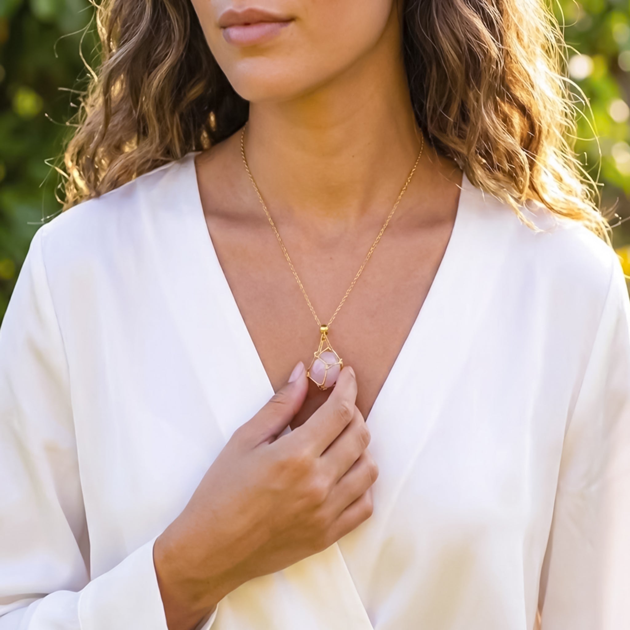 Colgante piedra natural en Jaula | Diseño Geométrico Minimalista de Acero Inoxidable