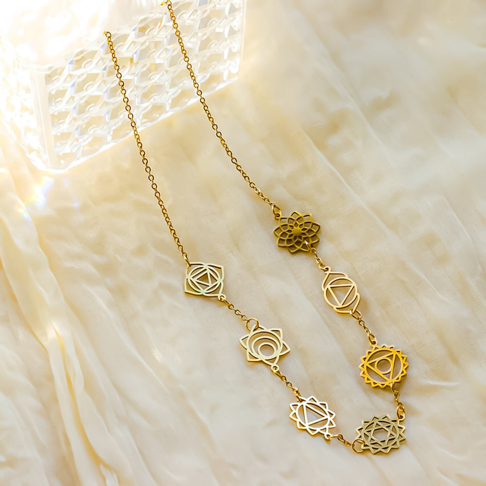 Colgante Chakras | Acero Inoxidable con baño oro 18K o plata | Equilibrio y Energía Interior