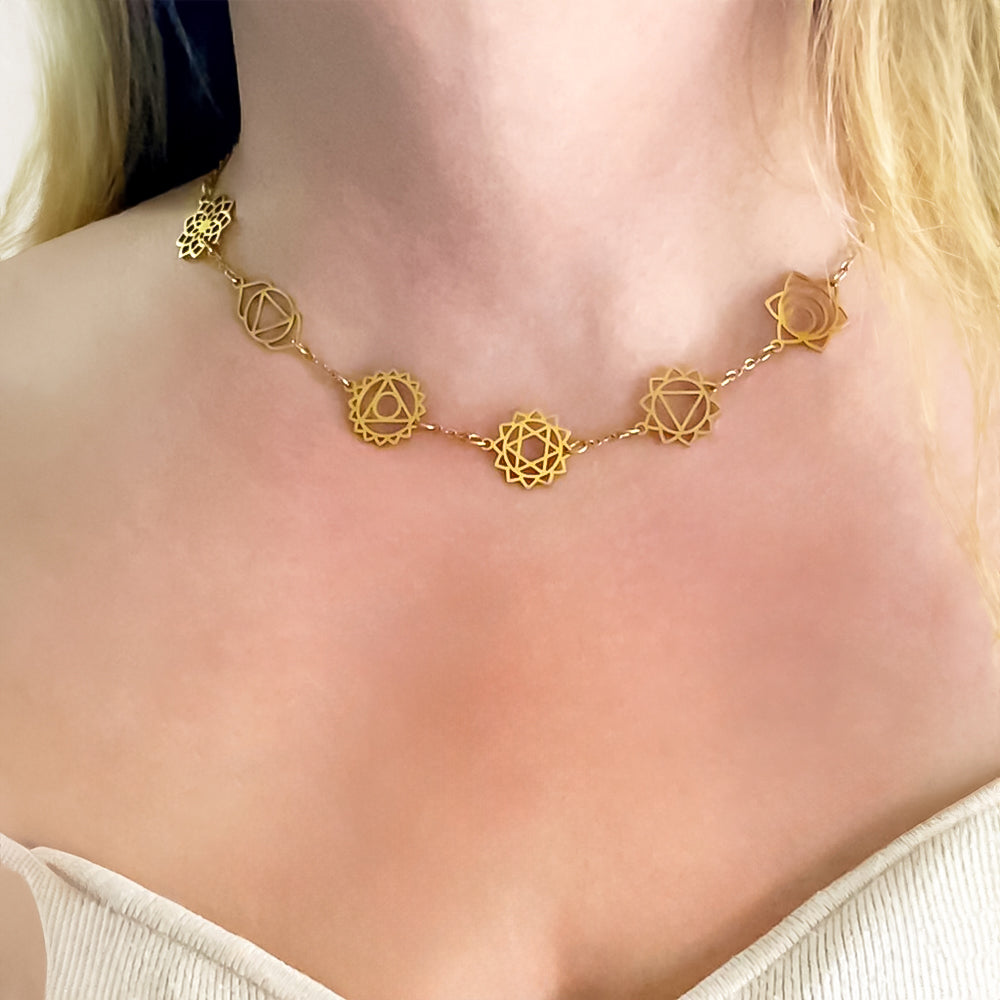 Colgante Chakras | Acero Inoxidable con baño oro 18K o plata | Equilibrio y Energía Interior