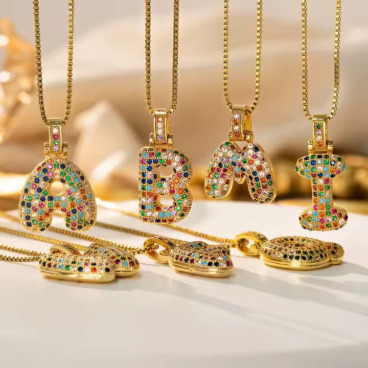 Colgante Inicial Bubble Multicolor | Baño de Oro 18K y Circonitas Arcoíris