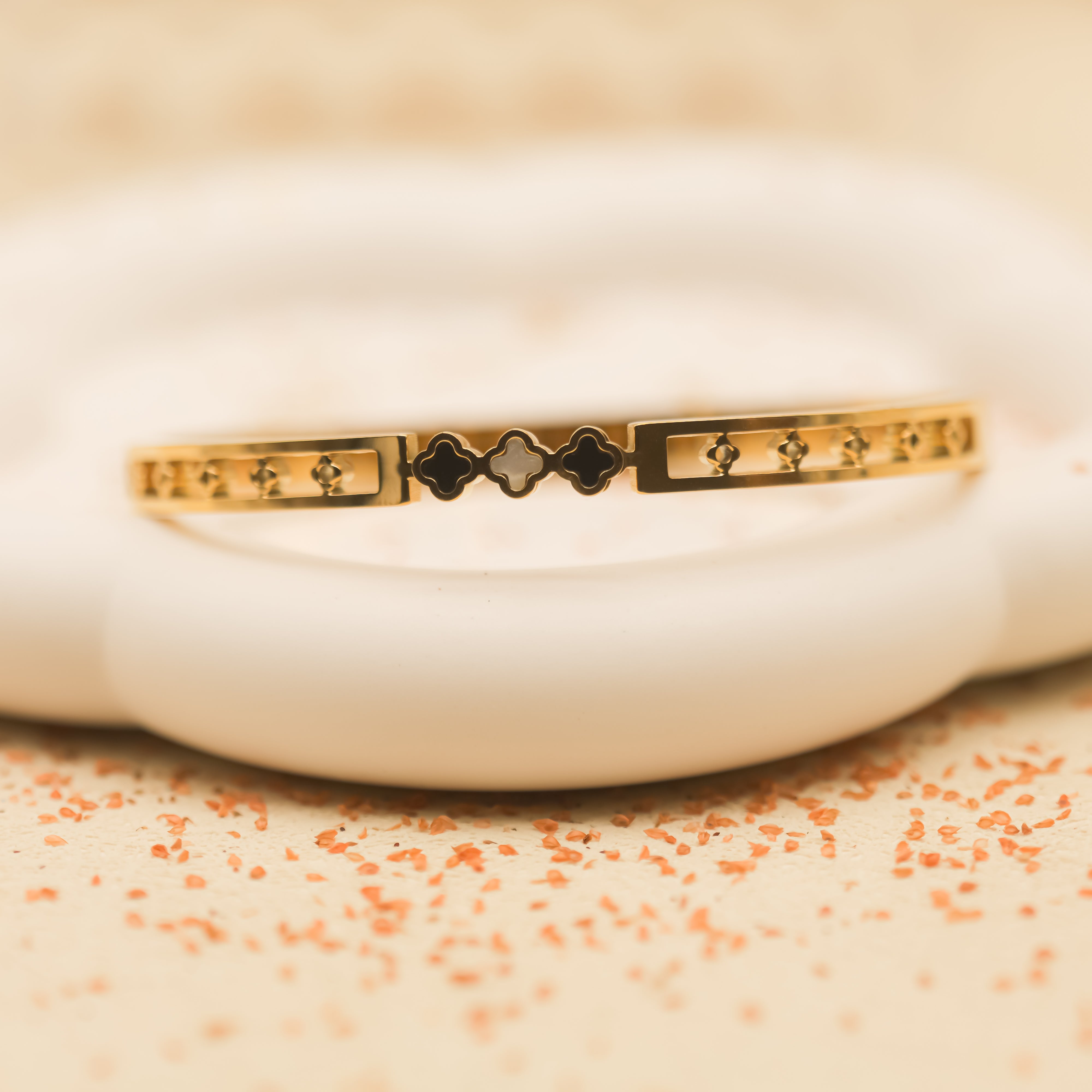 Pulsera con Tréboles Negros y Blancos | Pulsera Acero Inoxidable 18k