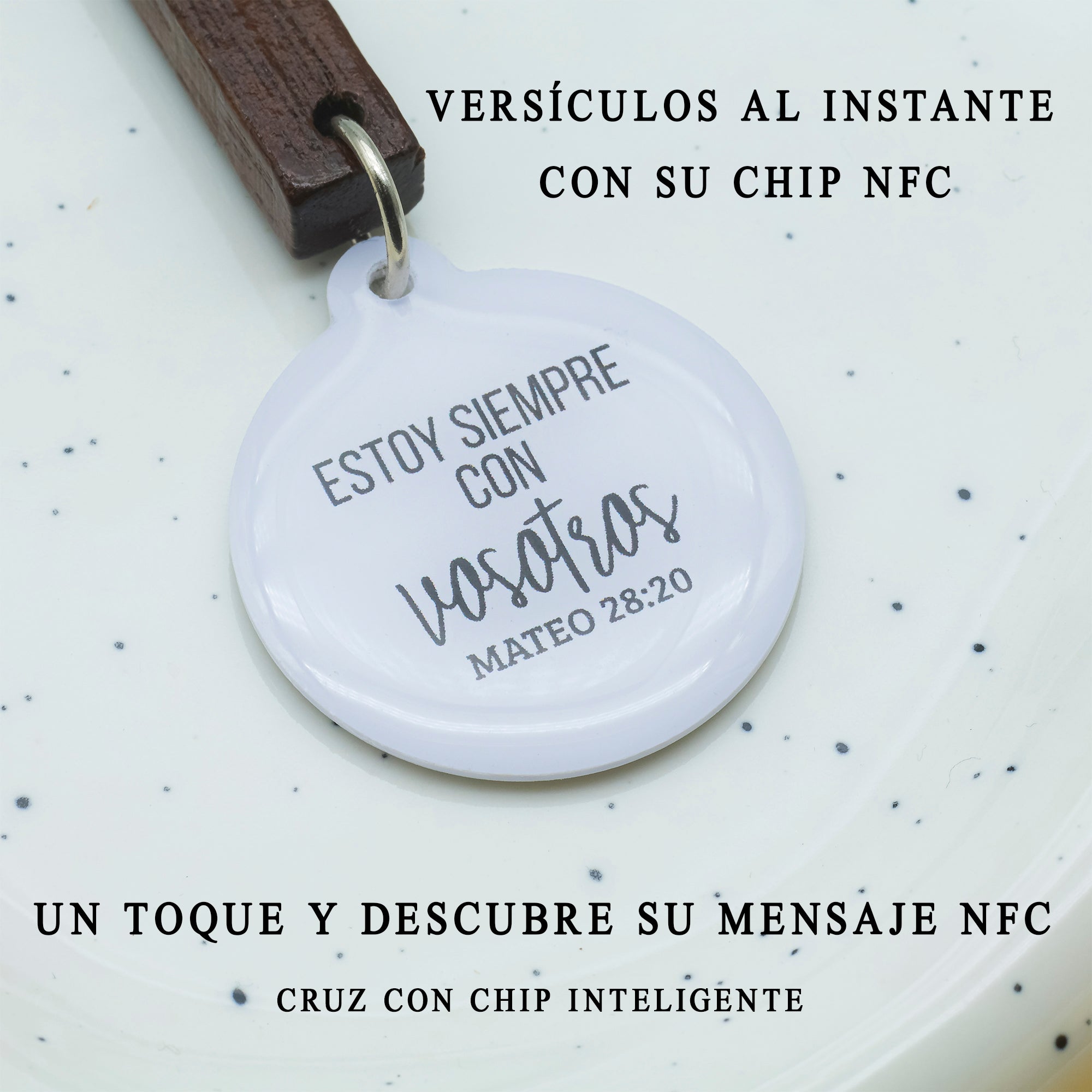 Cruz de Madera para coche con dispositivo NFC