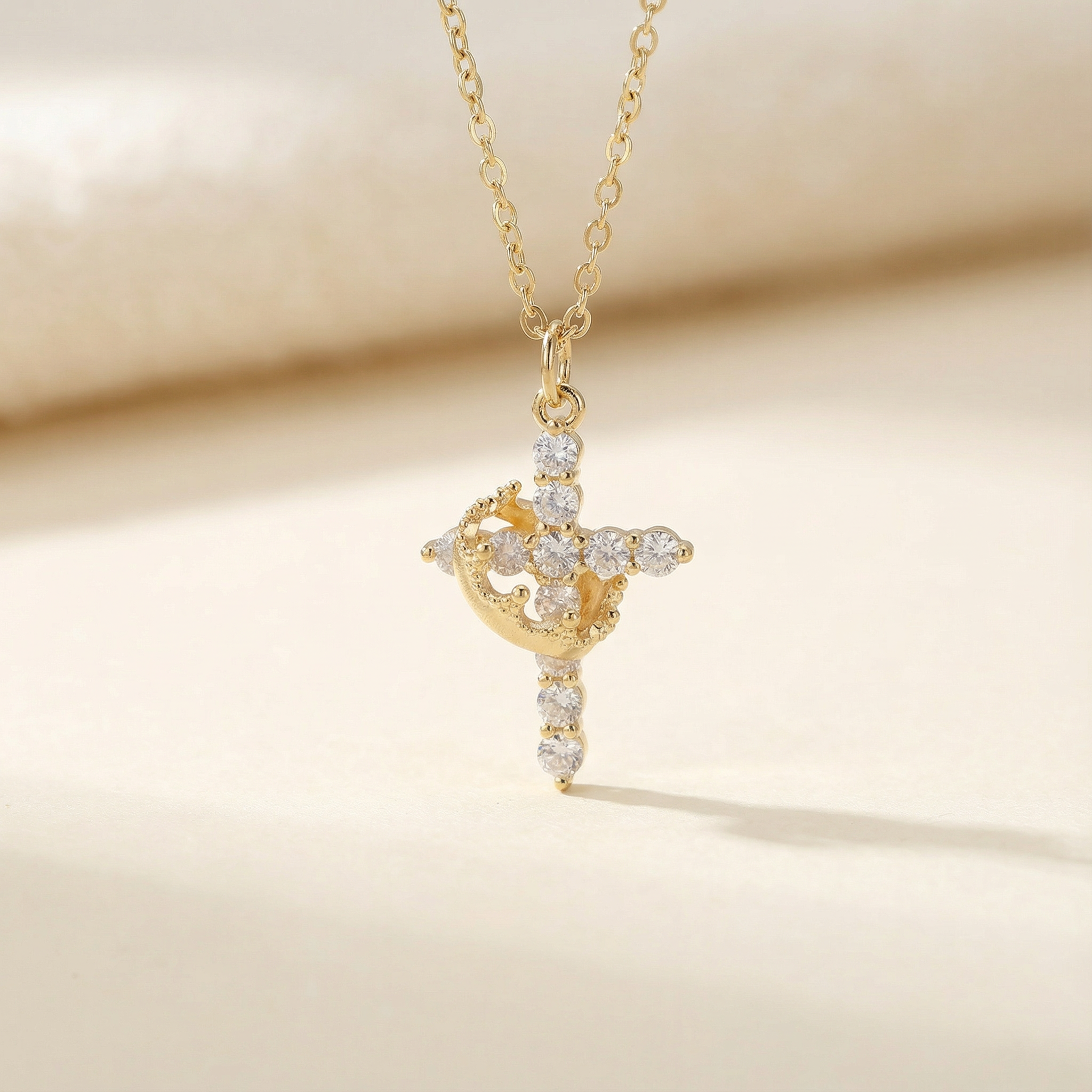 Colgante Cruz con Corona | Baño Oro 18K y Circonitas (2x1)