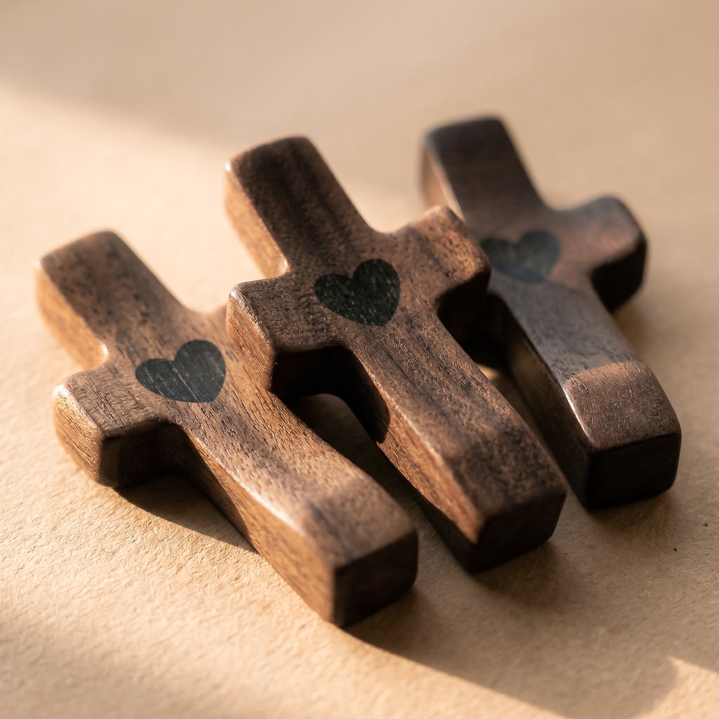 Set de 3 Cruces de Madera Decorativas | Símbolo con Significado | Para Hogar, Oficina o Regalo Especial