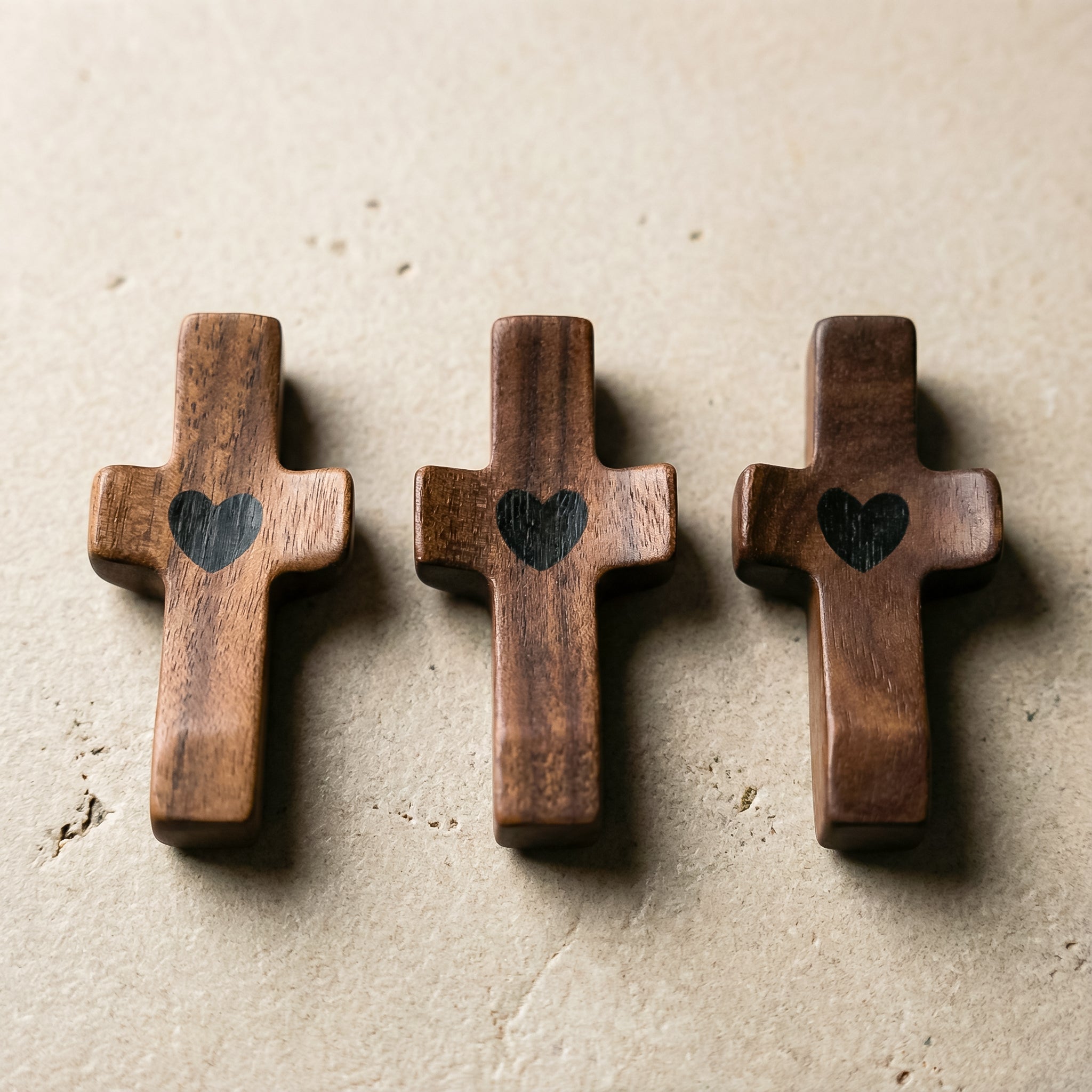 Set de 3 Cruces de Madera Decorativas | Símbolo con Significado | Para Hogar, Oficina o Regalo Especial