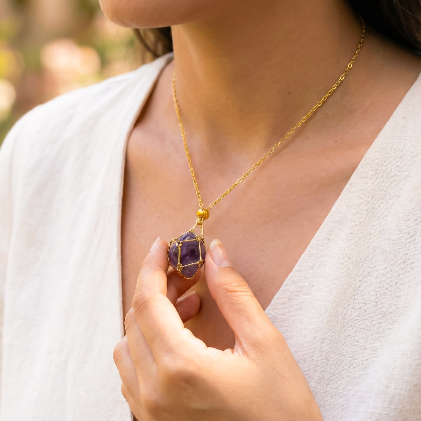 Colgante piedra natural en Jaula | Diseño Geométrico Minimalista de Acero Inoxidable