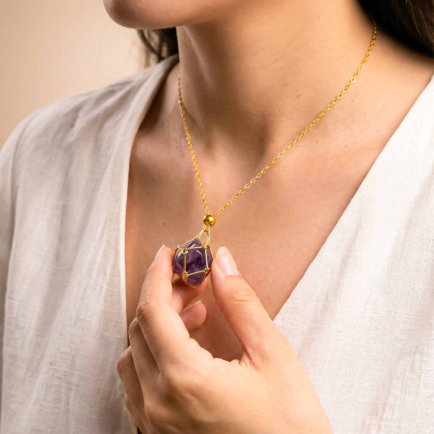 Colgante piedra natural en Jaula | Diseño Geométrico Minimalista de Acero Inoxidable