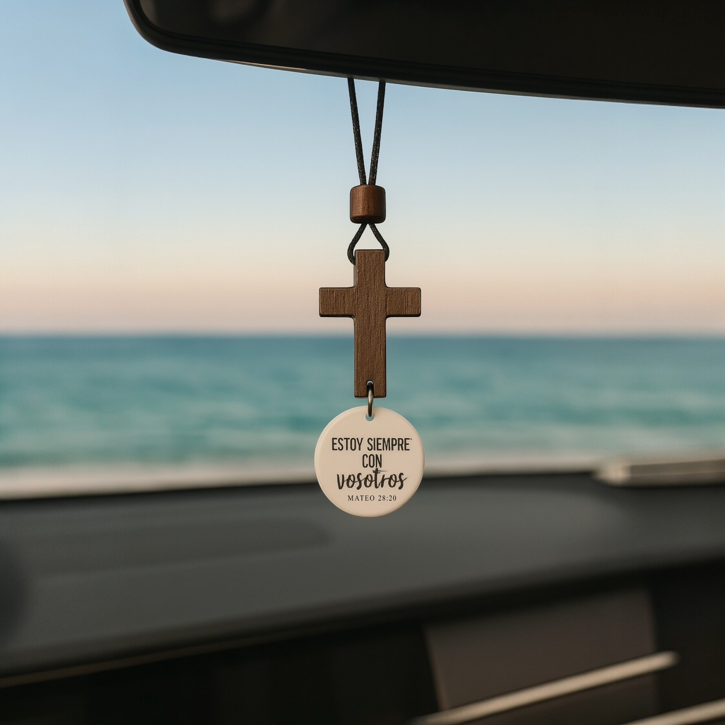 Cruz de Madera para coche con dispositivo NFC