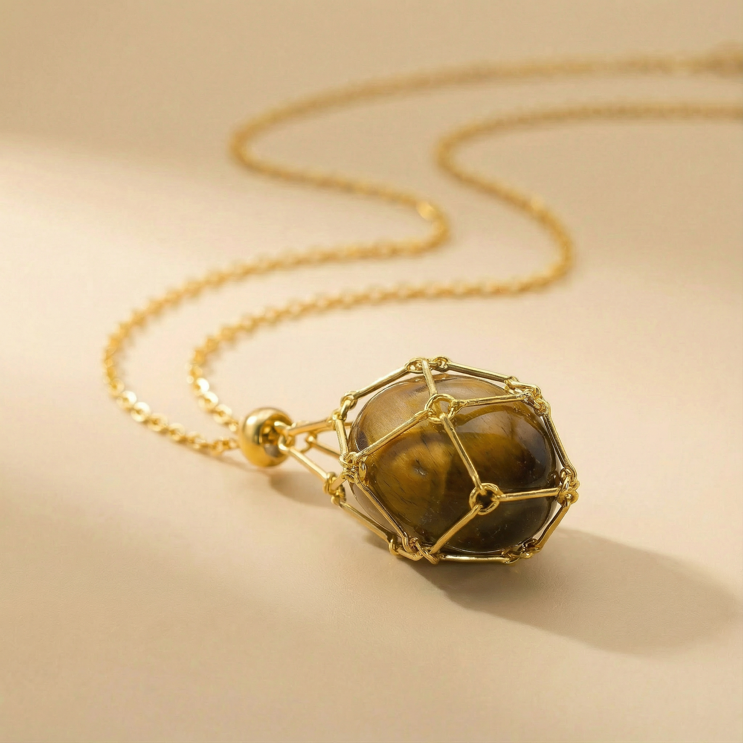 Colgante piedra natural en Jaula | Diseño Geométrico Minimalista de Acero Inoxidable