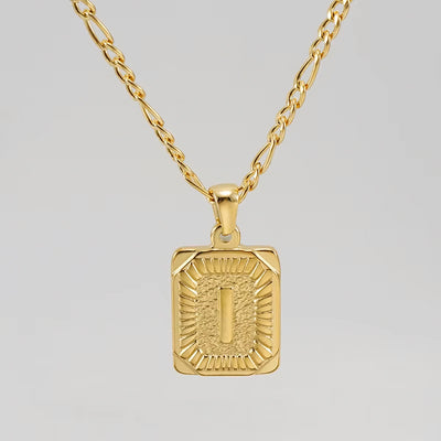 Colgante Rectangular con Inicial Personalizado | Acero Inoxidable con Baño de Oro 18K