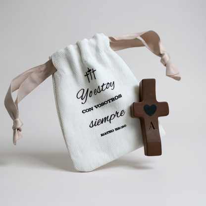 Set de 3 Cruces de Madera Grabada a Láser con Nombre y Inicial | Un Símbolo Único y Personal