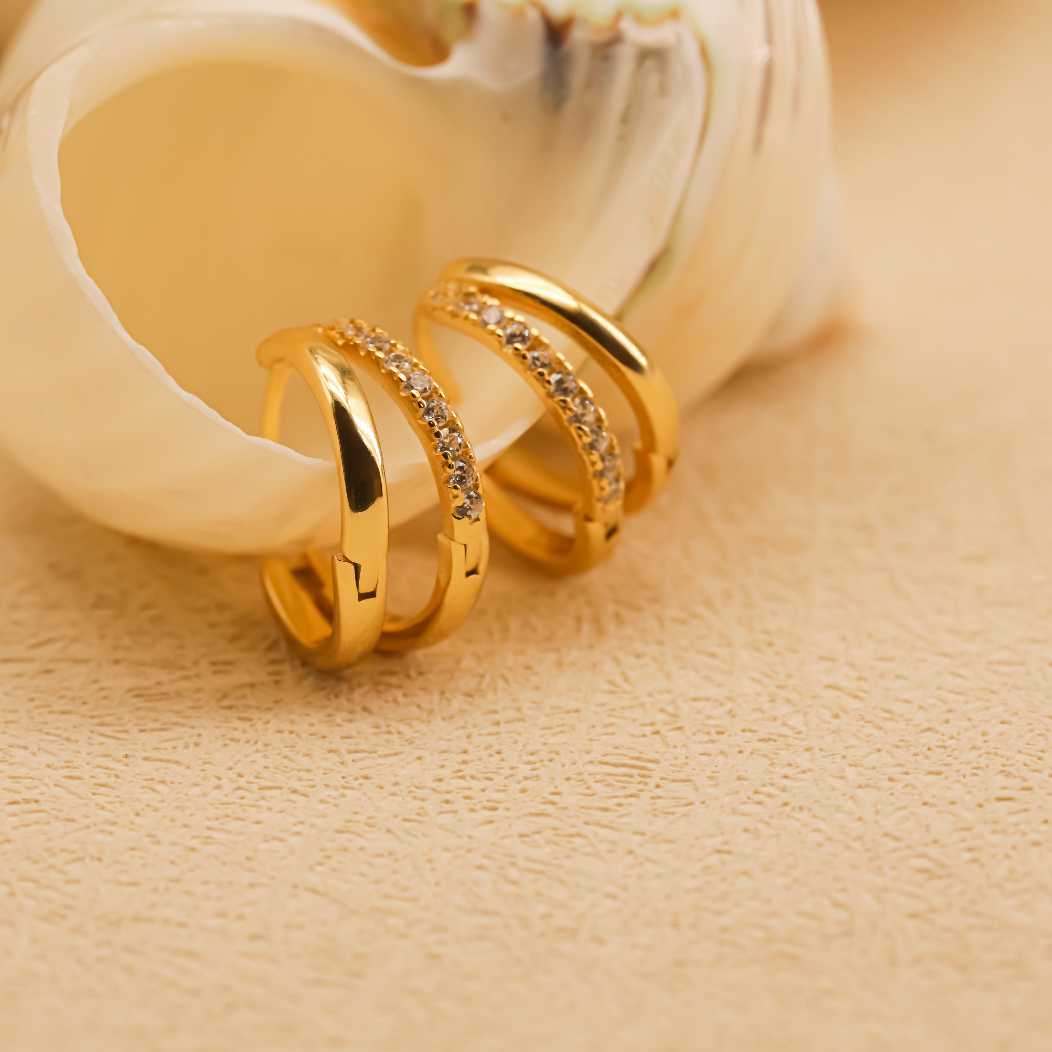 Pendientes de Doble Aro con Circonitas - Estilo huggie - Dahlia (2x1)