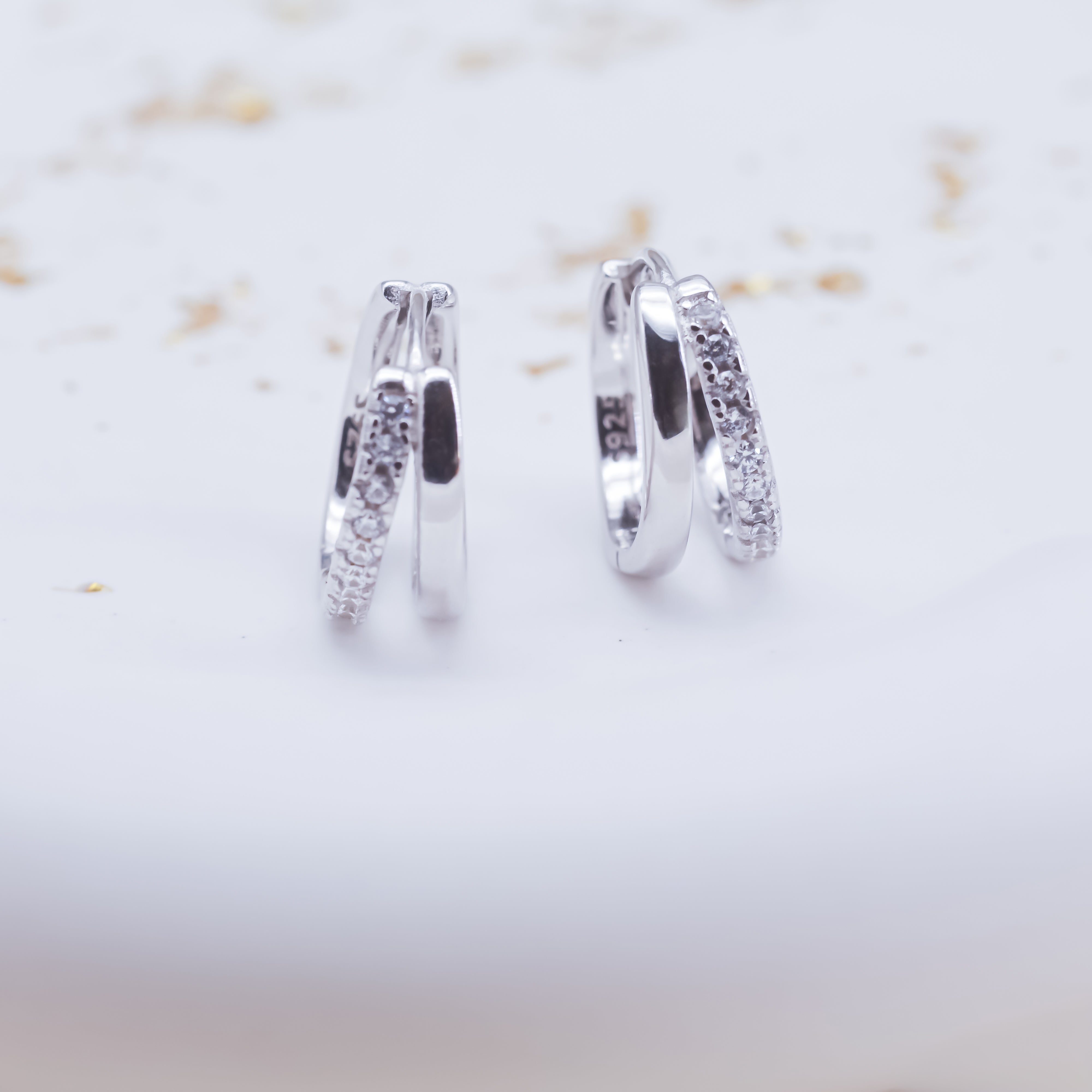 Pendientes de Doble Aro con Circonitas - Estilo huggie - Dahlia (2x1)