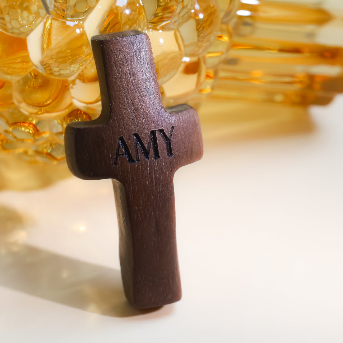Set de 3 Cruces de Madera Grabada a Láser con Nombre y Inicial | Un Símbolo Único y Personal