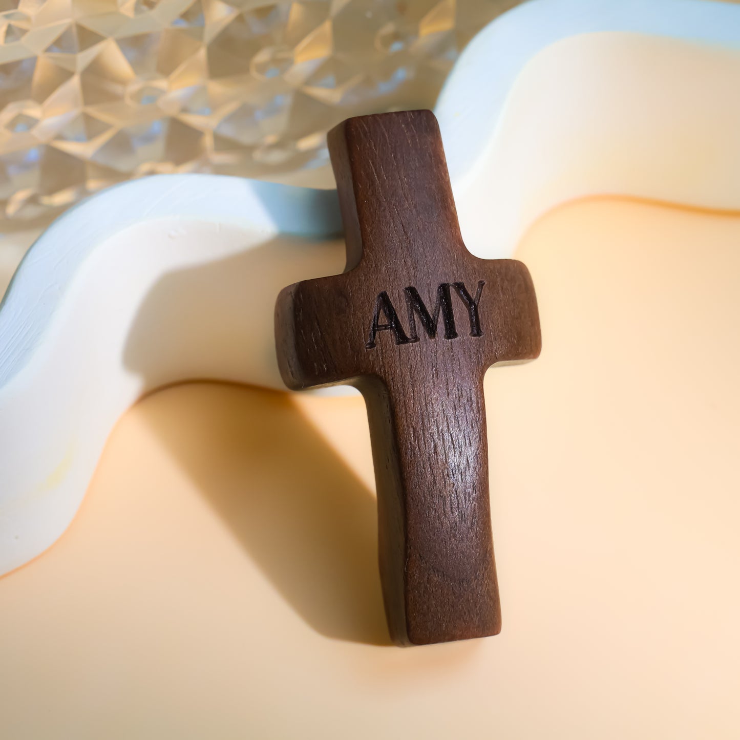 Set de 3 Cruces de Madera Grabada a Láser con Nombre y Inicial | Un Símbolo Único y Personal