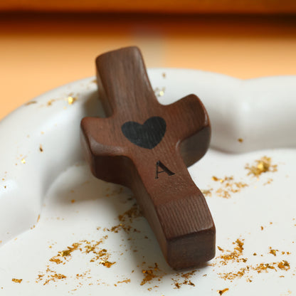 Set de 3 Cruces de Madera Grabada a Láser con Nombre y Inicial | Un Símbolo Único y Personal