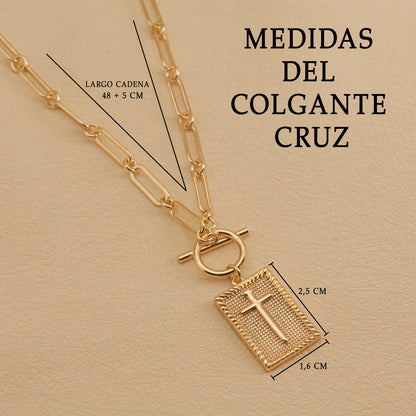Colgante Cruz Dorada, Baño de Oro 18K, Cadena Paperclip | Diseño Minimalismo y Moderno