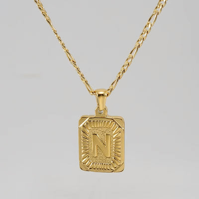 Colgante Rectangular con Inicial Personalizado | Acero Inoxidable con Baño de Oro 18K