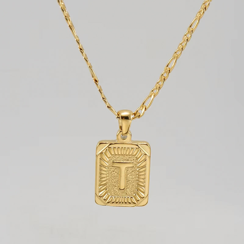 Colgante Rectangular con Inicial Personalizado | Acero Inoxidable con Baño de Oro 18K