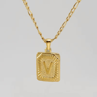 Colgante Rectangular con Inicial Personalizado | Acero Inoxidable con Baño de Oro 18K