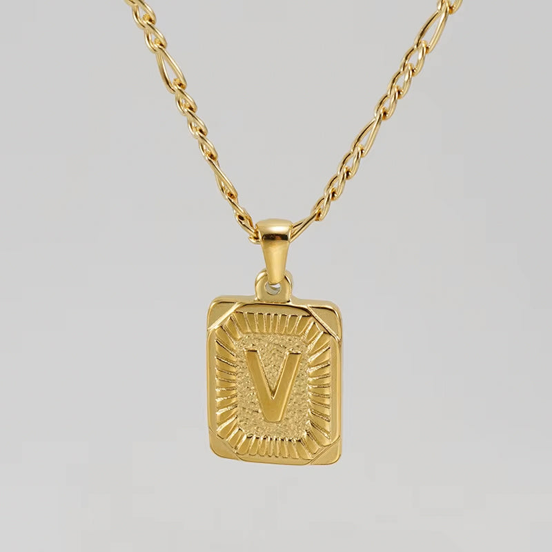 Colgante Rectangular con Inicial Personalizado | Acero Inoxidable con Baño de Oro 18K