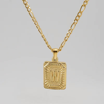 Colgante Rectangular con Inicial Personalizado | Acero Inoxidable con Baño de Oro 18K