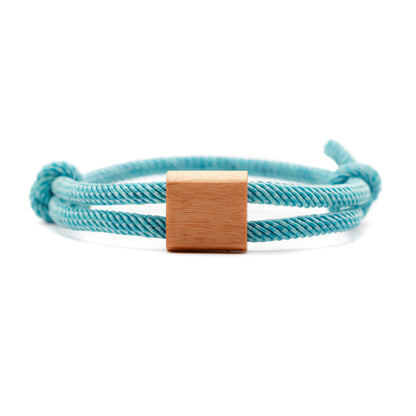 Pulsera surfera minimalista grabada a laser